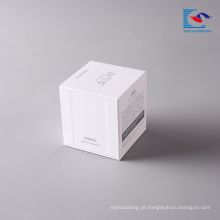o logotipo cosmético imprimiu a caixa branca dos cuidados com a pele do papel branco superior e baixo do presente